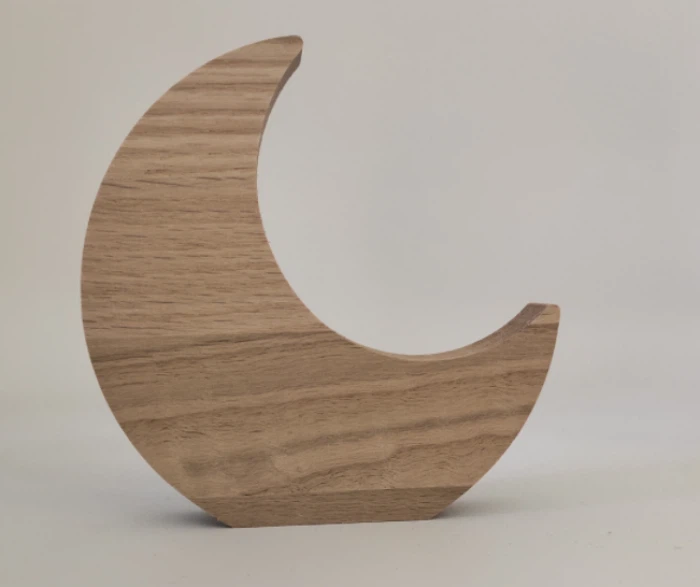 Dekoupaj bwa Lalin ki gen fòm Atizana bwa ki pa fini